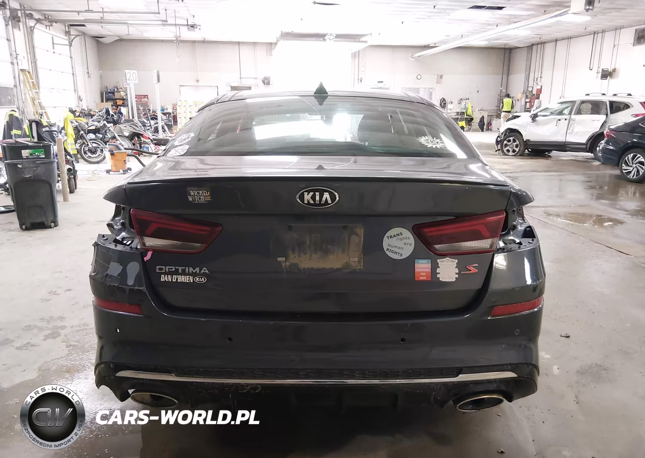 2020 Kia Optima S VIN:5XXGT4L33LG409874 - 17