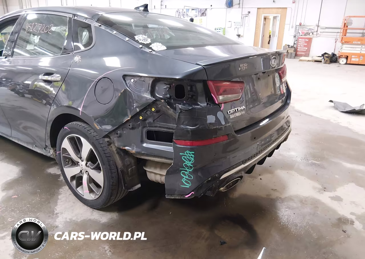 2020 Kia Optima S VIN:5XXGT4L33LG409874 - 6