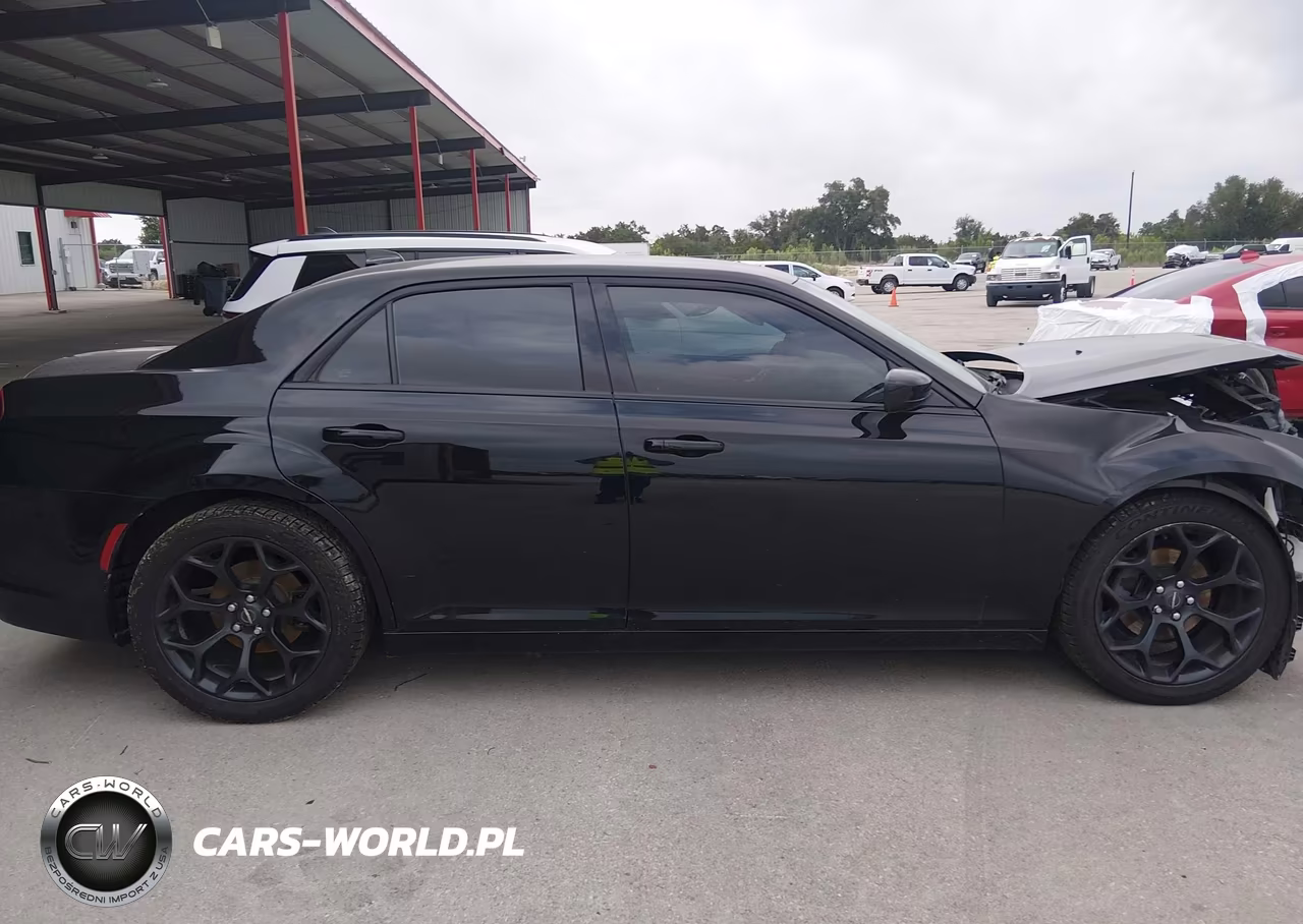 2019 Chrysler 300 300S VIN:2C3CCABG6KH686097 - 14