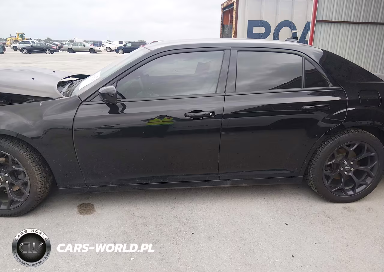 2019 Chrysler 300 300S VIN:2C3CCABG6KH686097 - 15