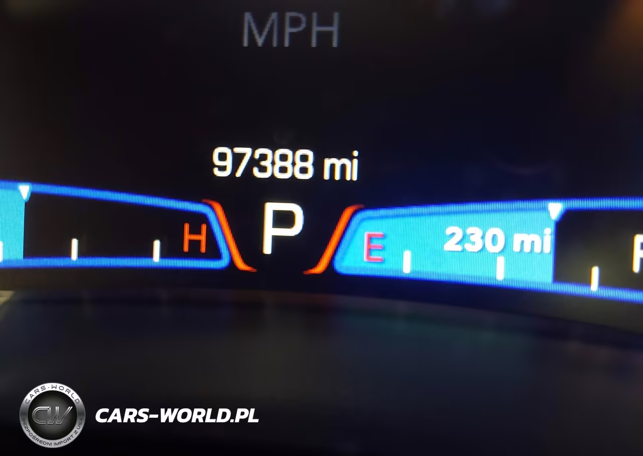 2019 Chrysler 300 300S VIN:2C3CCABG6KH686097 - 16