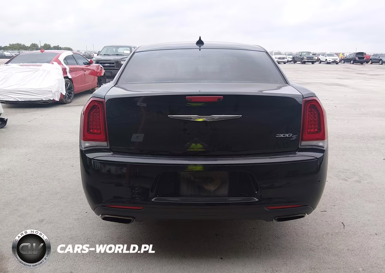 2019 Chrysler 300 300S VIN:2C3CCABG6KH686097 - 17