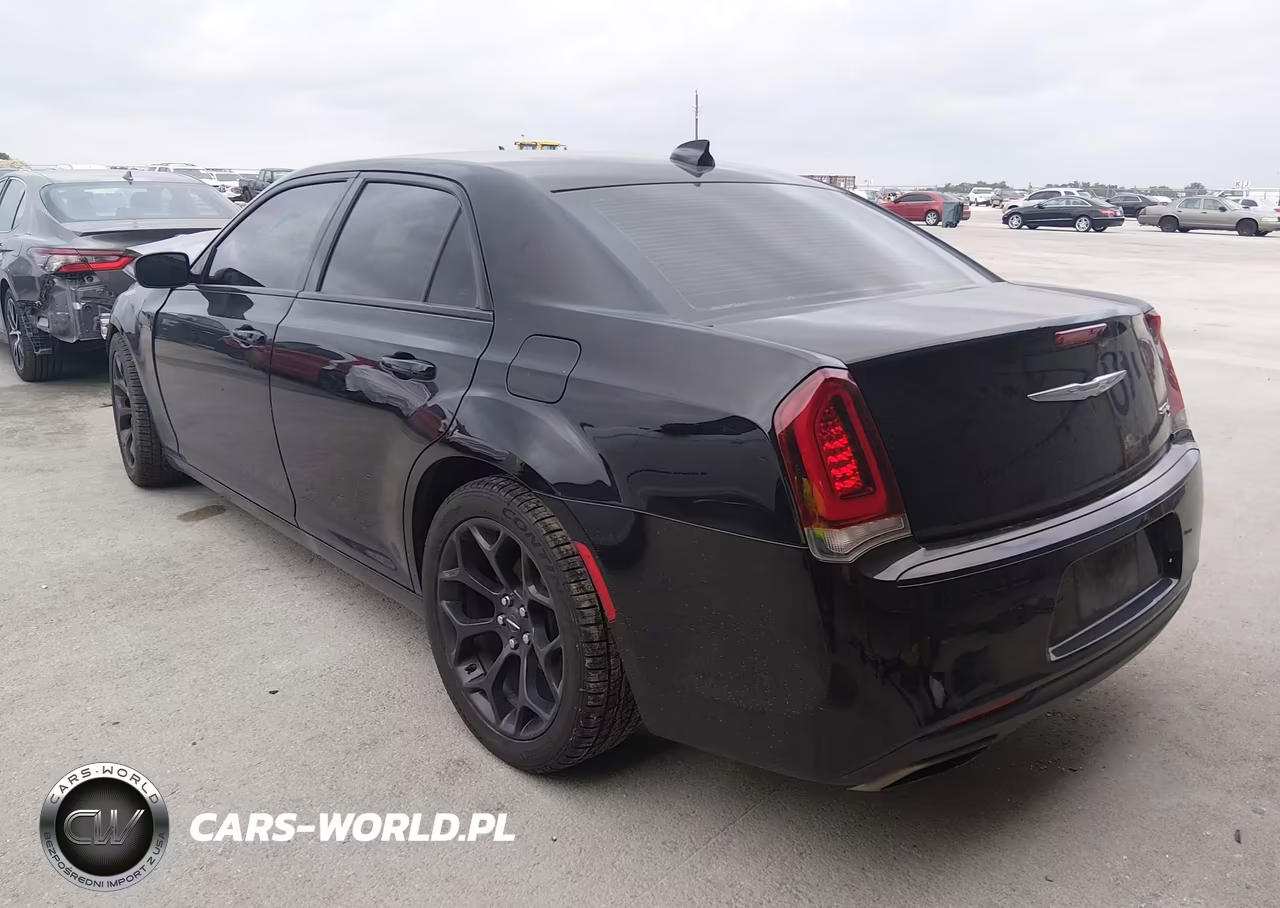2019 Chrysler 300 300S VIN:2C3CCABG6KH686097 - 3