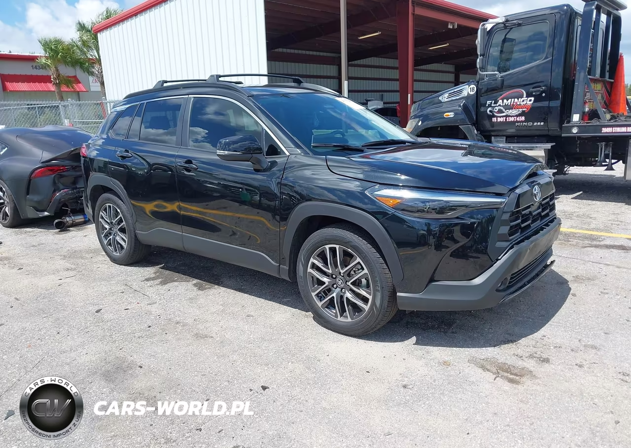 2026 Toyota Corolla Cross Xle VIN:7MUDAABG6TV155223 - 1