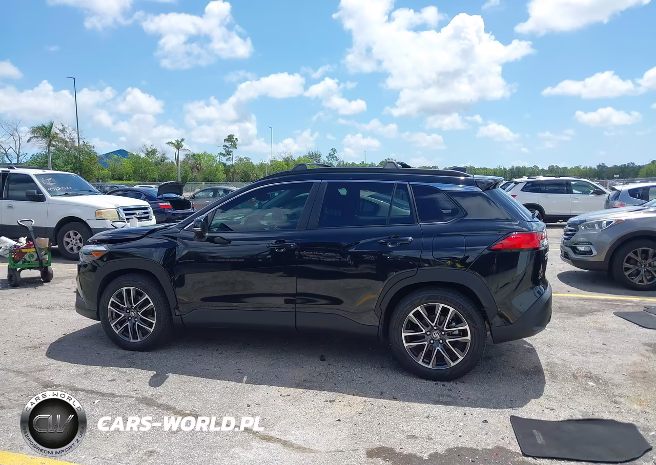 2026 Toyota Corolla Cross Xle VIN:7MUDAABG6TV155223 - 14