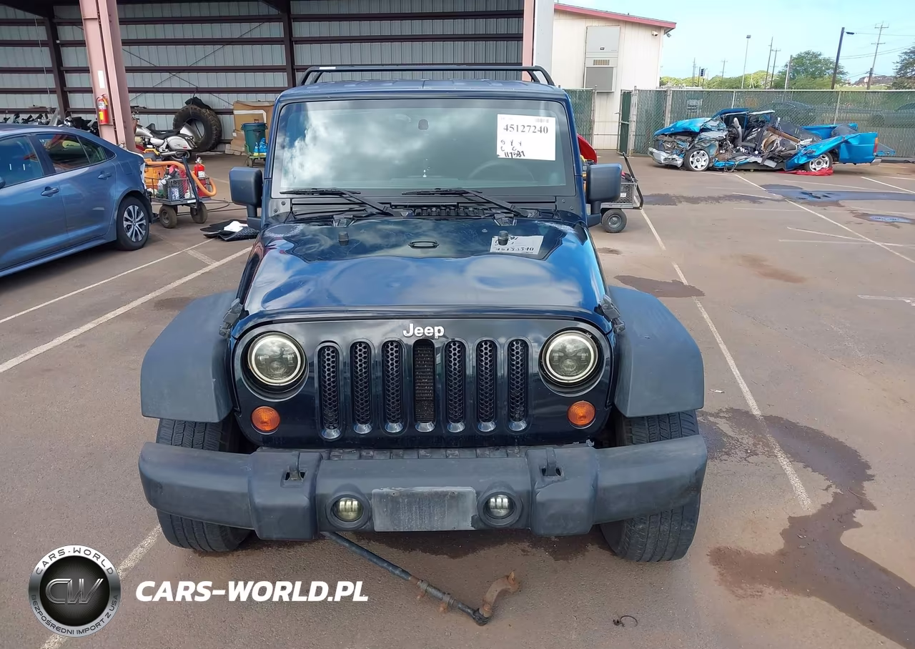 2013 Jeep Wrangler Unlimited Sport VIN:1C4BJWDG7DL504369 - 17