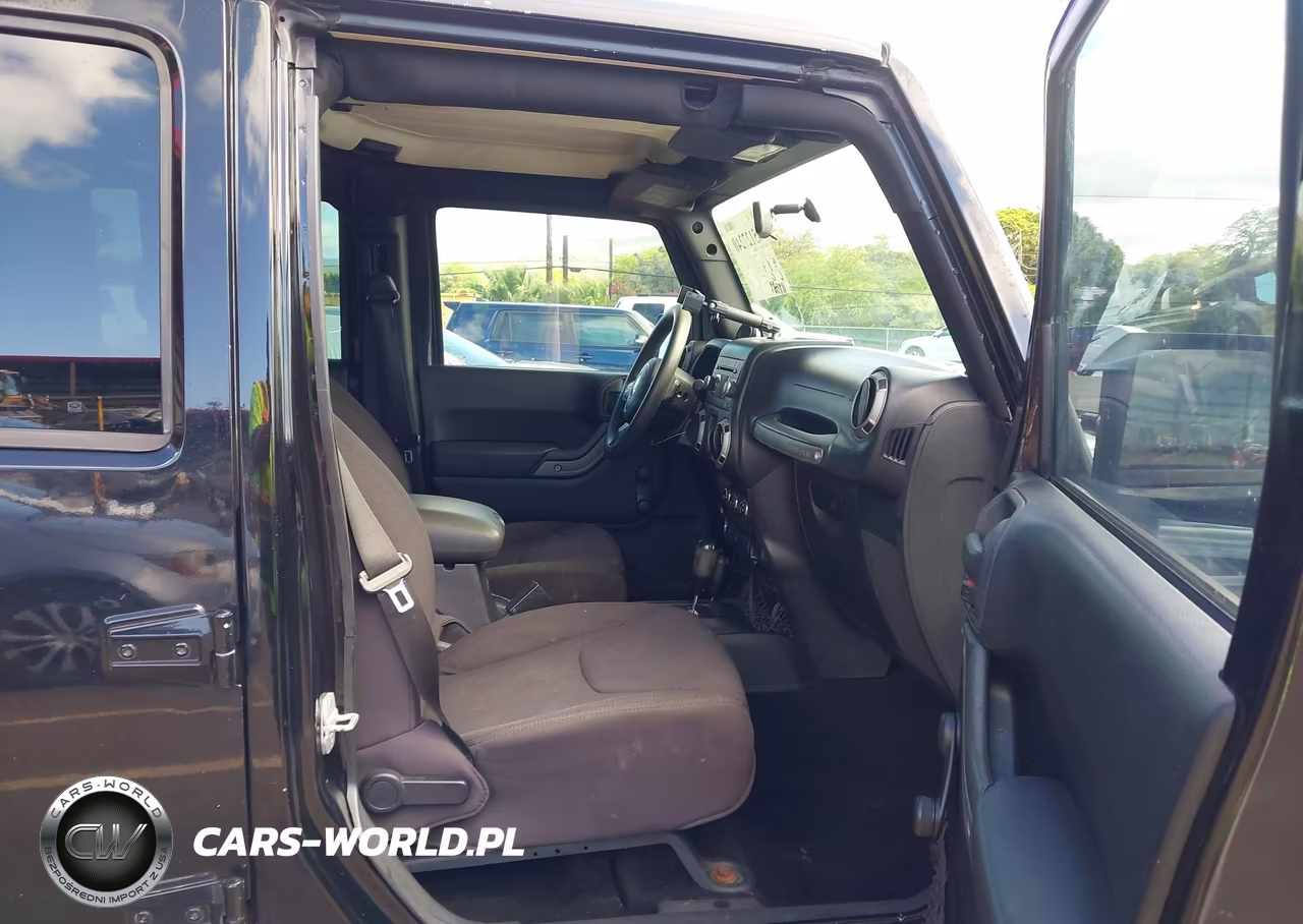 2013 Jeep Wrangler Unlimited Sport VIN:1C4BJWDG7DL504369 - 5