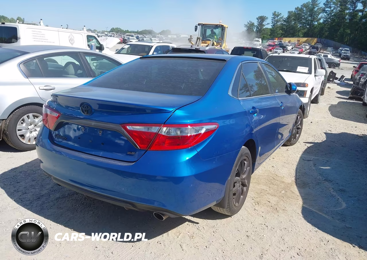 2017 Toyota Camry Se VIN:4T1BF1FK1HU807617 - 4