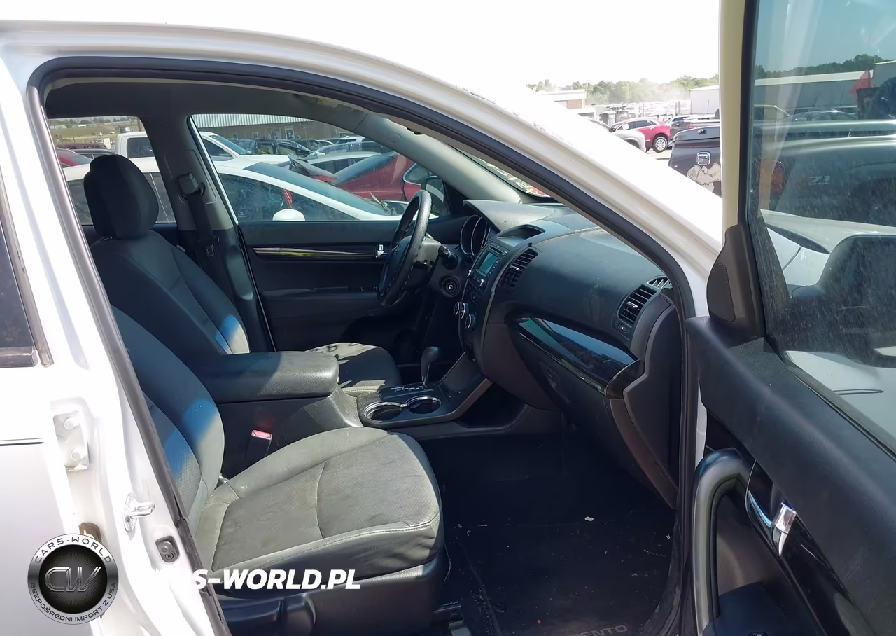 2013 Kia Sorento Lx VIN:5XYKT4A67DG417318 - 5