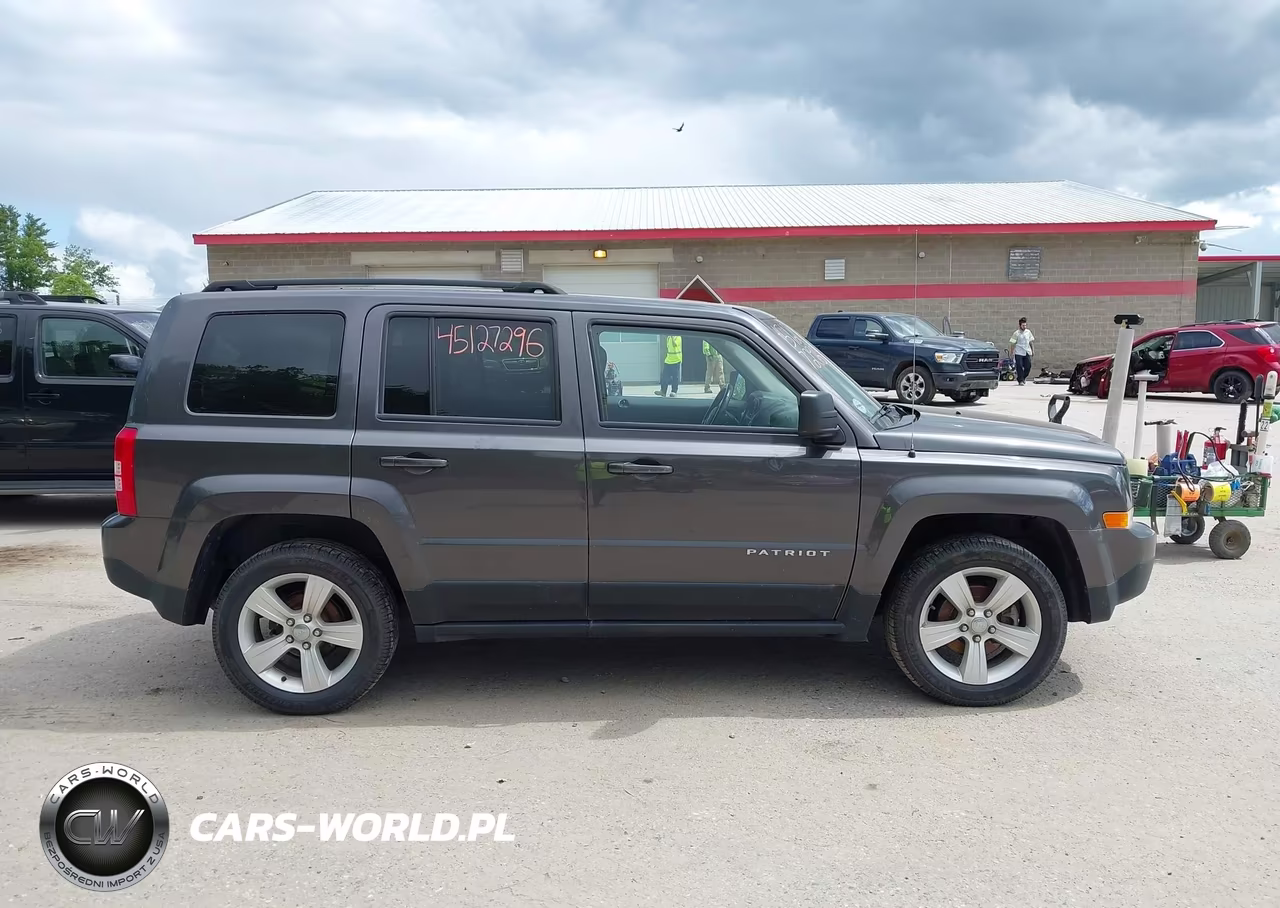 2016 Jeep Patriot Latitude VIN:1C4NJRFB5GD596497 - 13