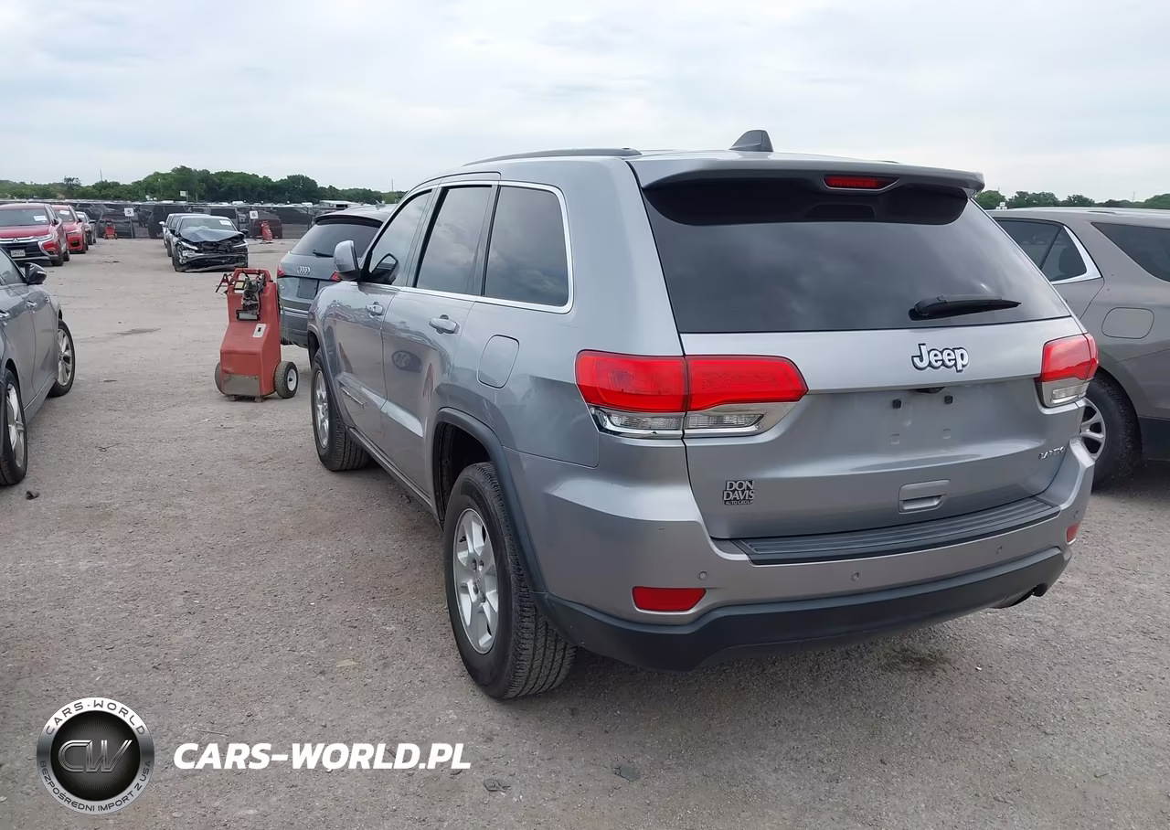 2017 Jeep Grand Cherokee Laredo 4X2 VIN:1C4RJEAG4HC751920 - 3