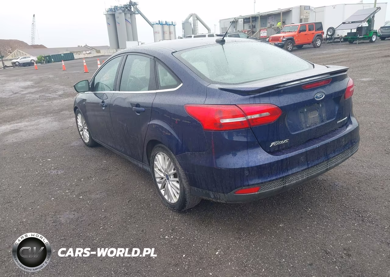 2017 Ford Focus Titanium VIN:1FADP3J20HL202559 - 3