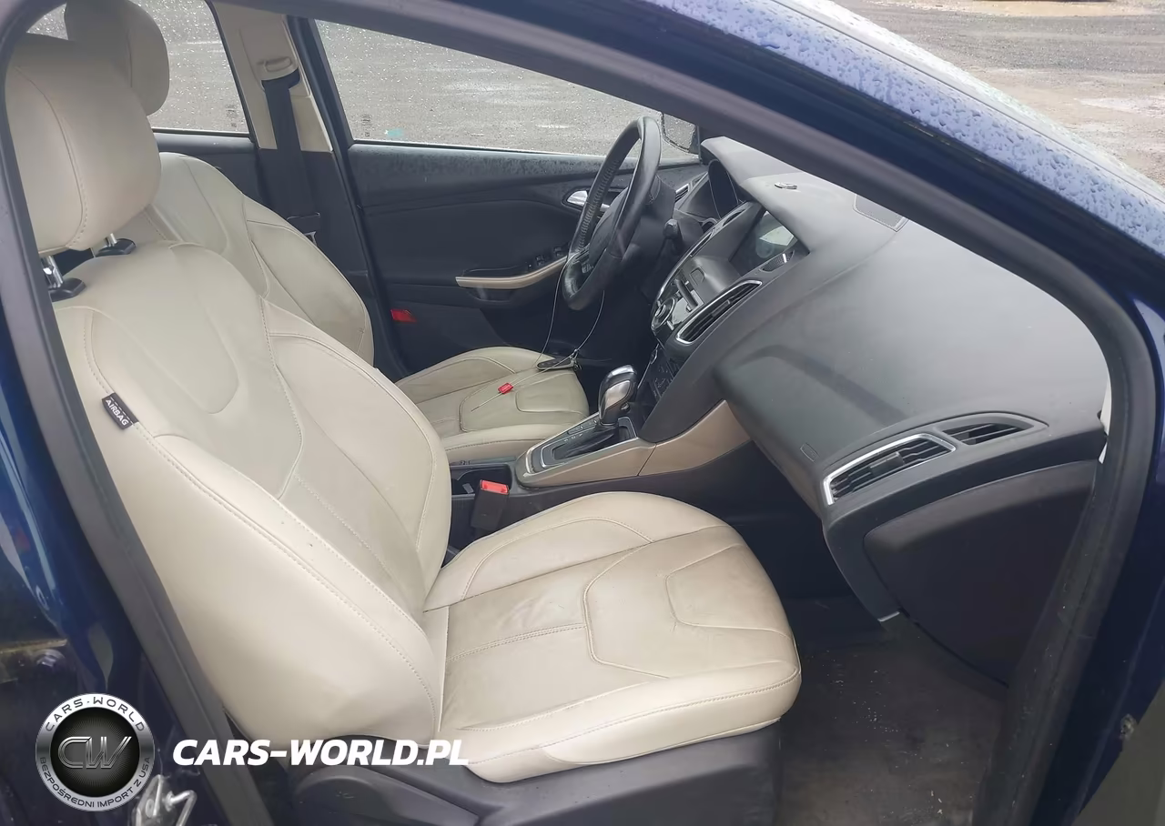 2017 Ford Focus Titanium VIN:1FADP3J20HL202559 - 5