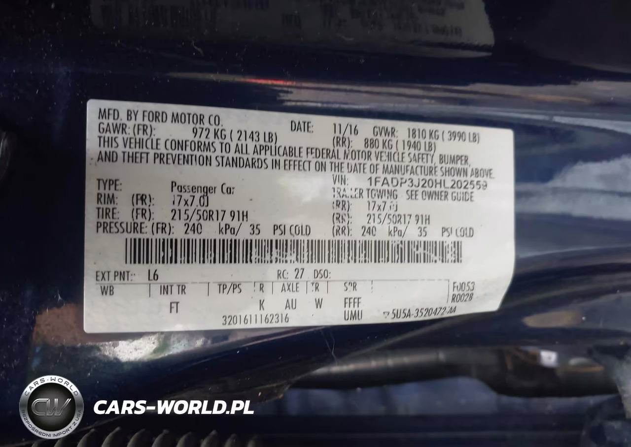 2017 Ford Focus Titanium VIN:1FADP3J20HL202559 - 9