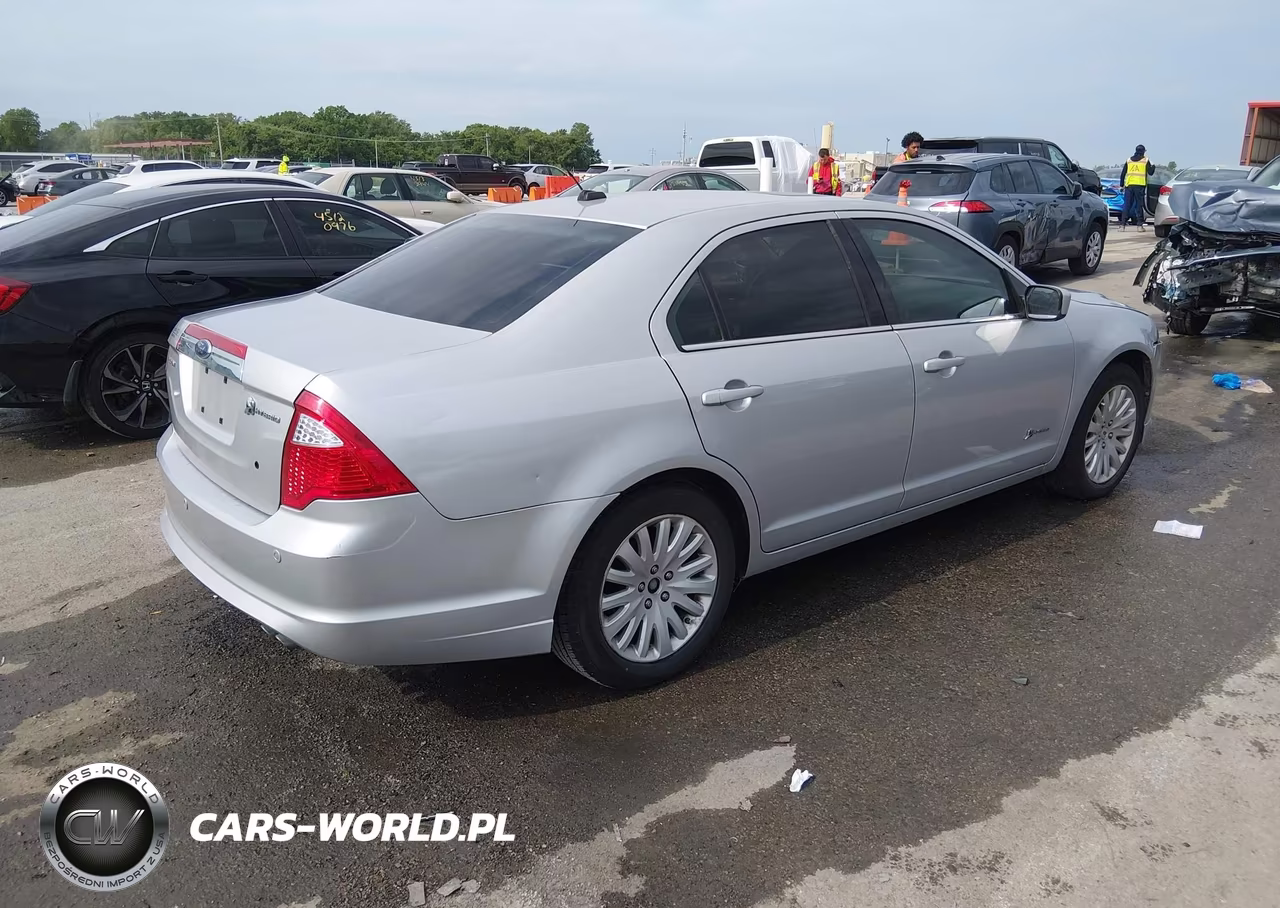 2010 Ford Fusion Hybrid VIN:3FADP0L32AR269837 - 4