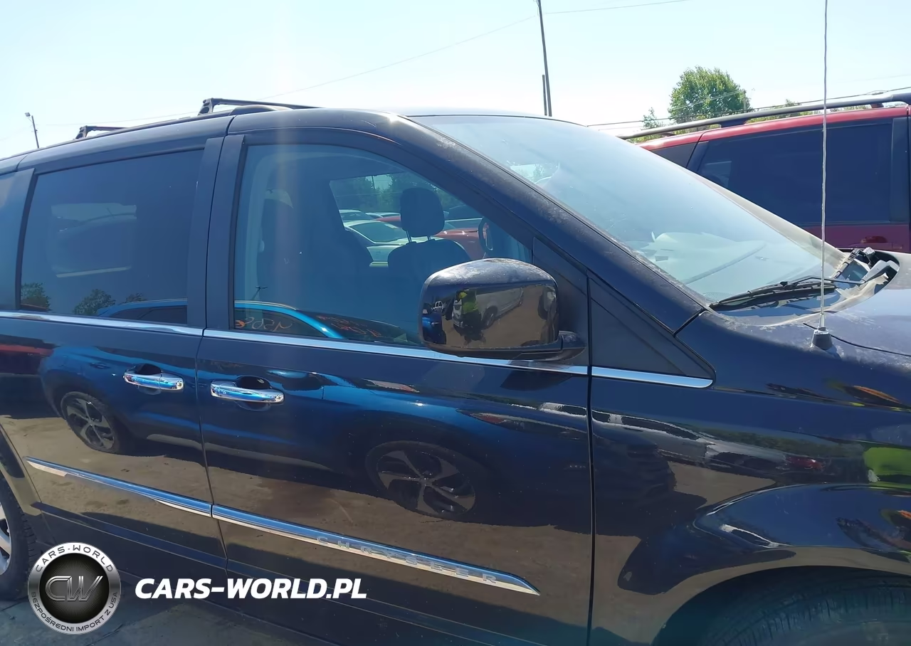 2016 Chrysler Town & Country Touring VIN:2C4RC1BG0GR261286 - 13