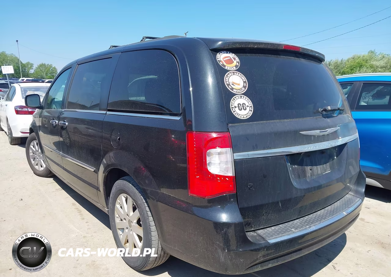 2016 Chrysler Town & Country Touring VIN:2C4RC1BG0GR261286 - 3
