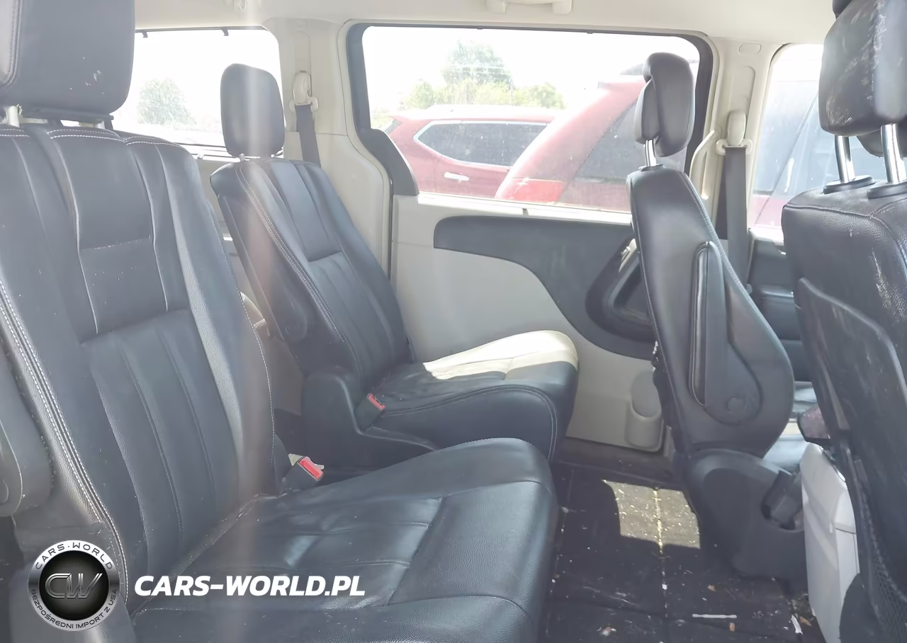 2016 Chrysler Town & Country Touring VIN:2C4RC1BG0GR261286 - 8