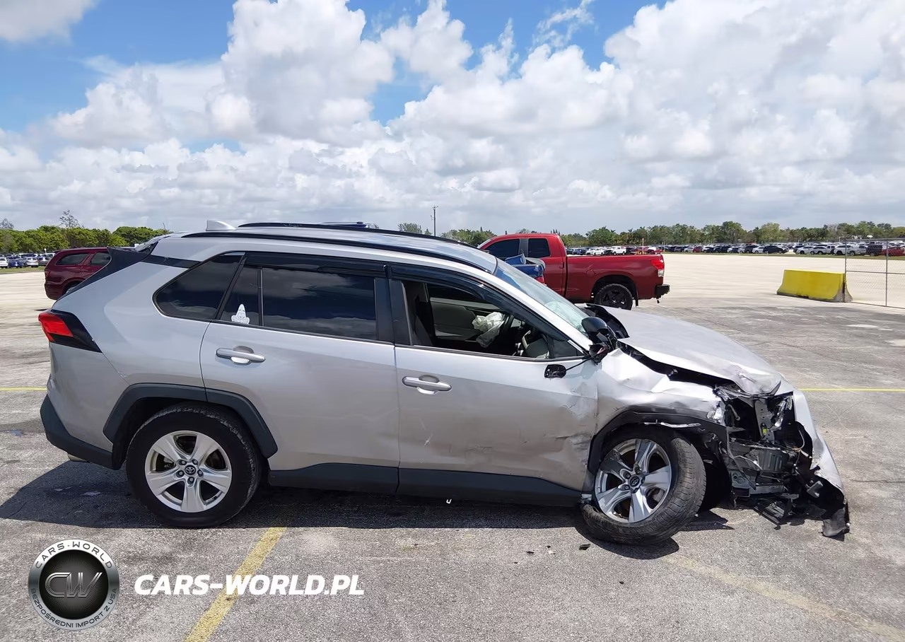2020 Toyota Rav4 Xle VIN:2T3W1RFV4LC070004 - 12