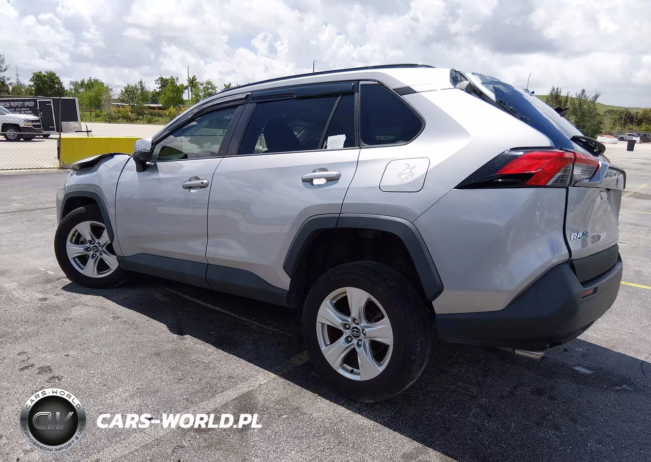 2020 Toyota Rav4 Xle VIN:2T3W1RFV4LC070004 - 3