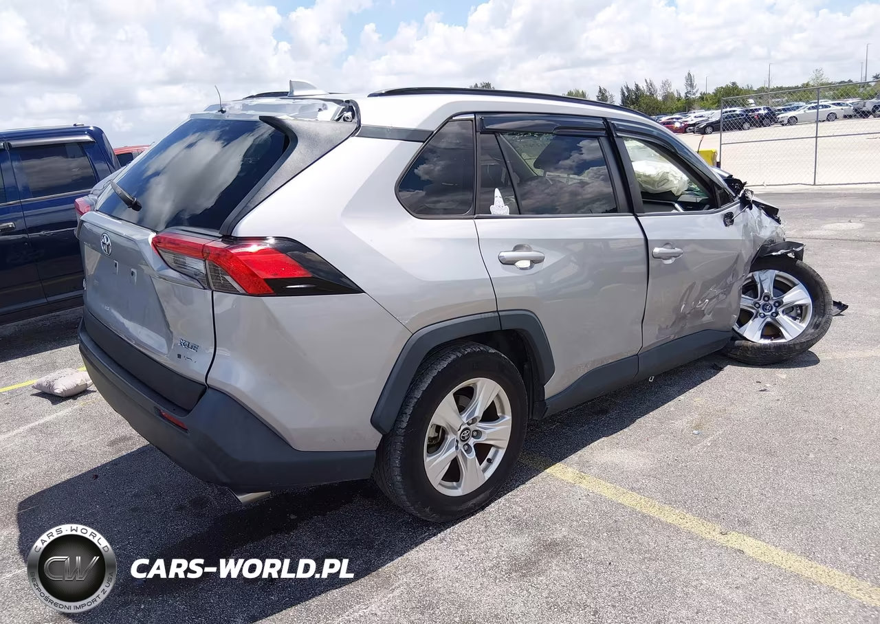 2020 Toyota Rav4 Xle VIN:2T3W1RFV4LC070004 - 4