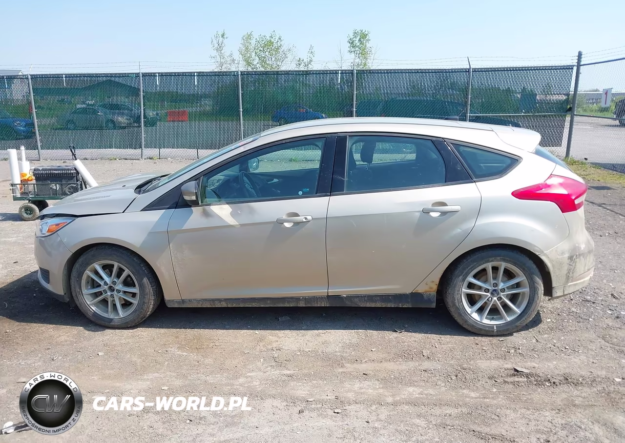 2017 Ford Focus Se VIN:1FADP3K21HL312812 - 14