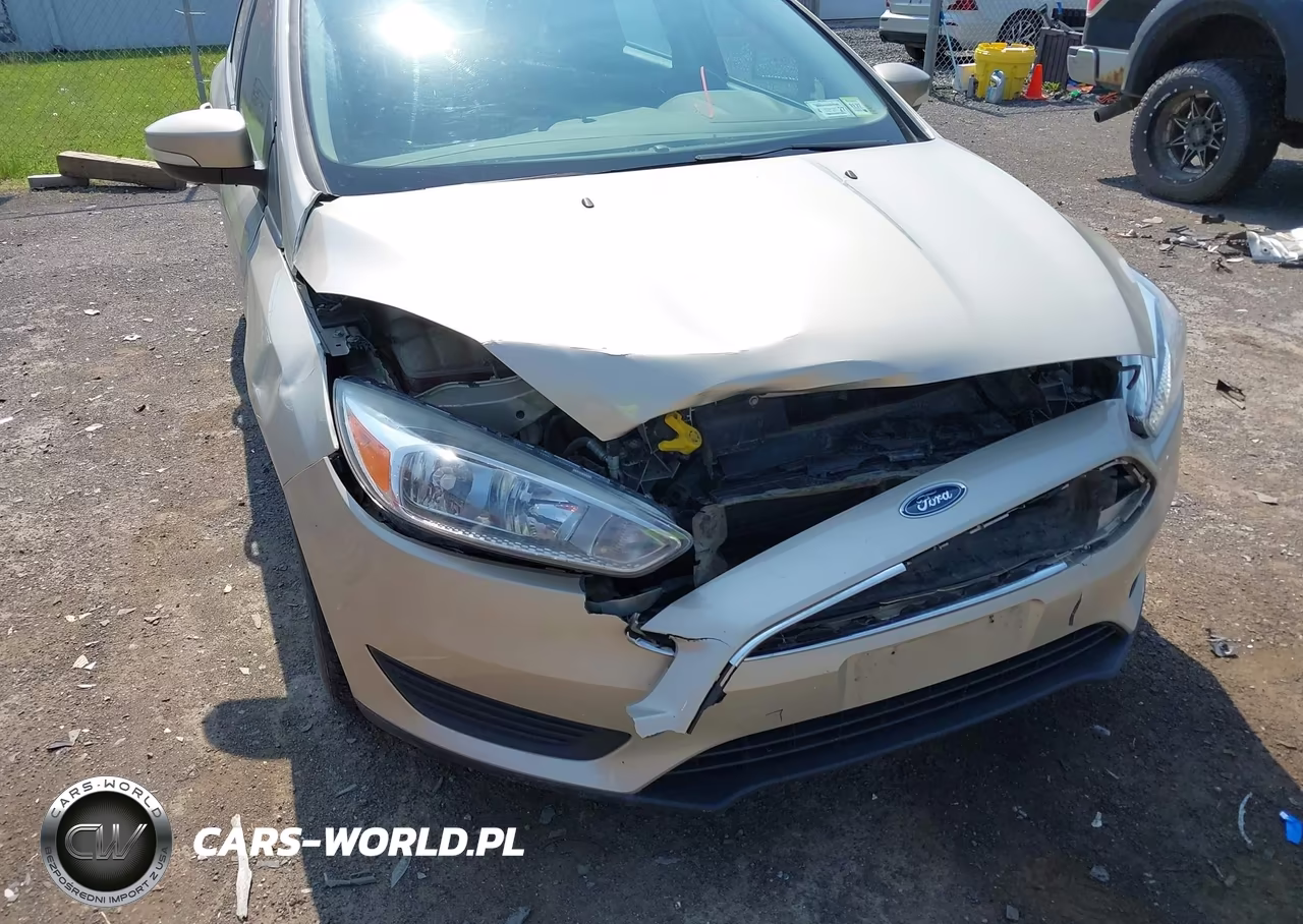 2017 Ford Focus Se VIN:1FADP3K21HL312812 - 6