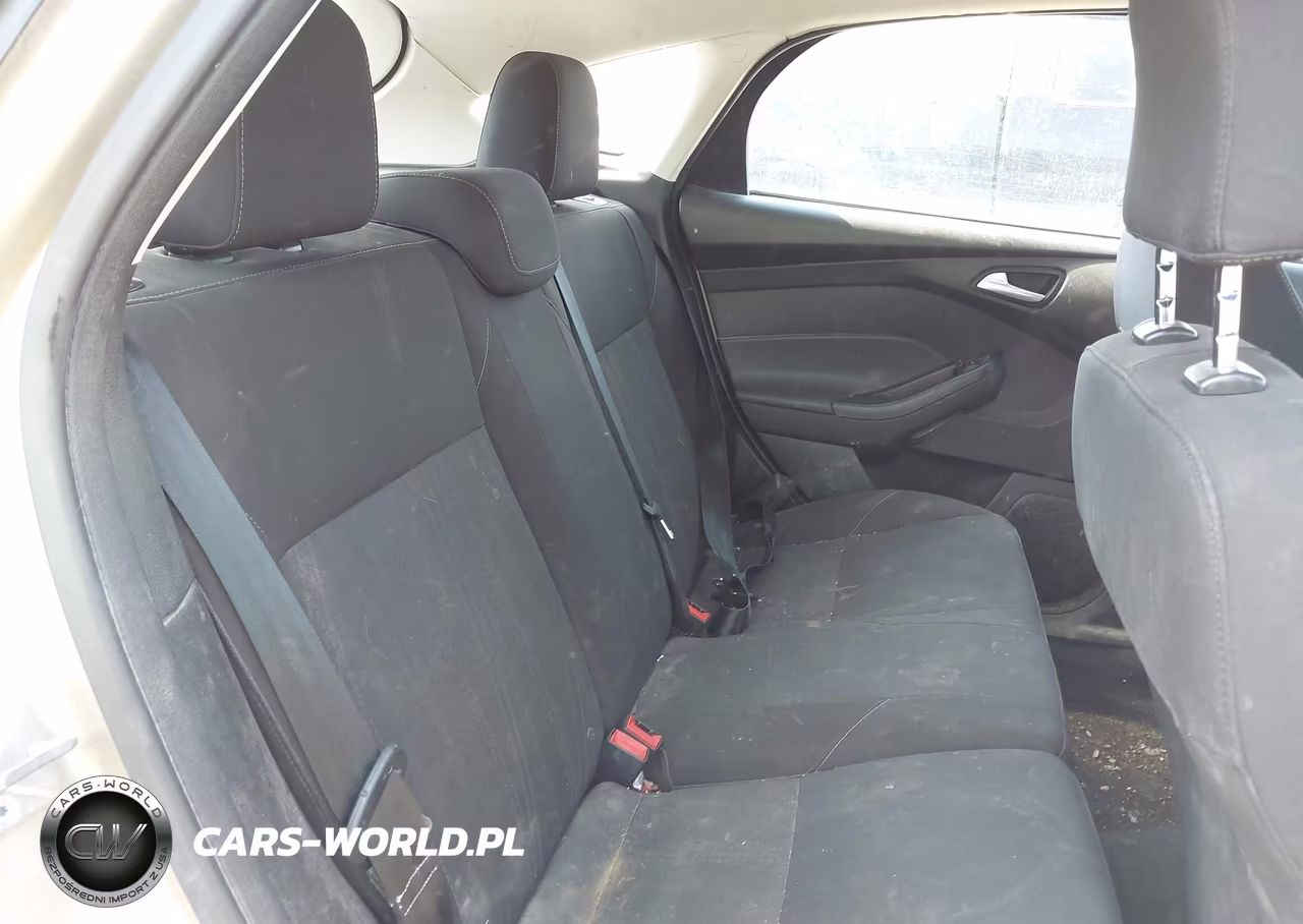 2017 Ford Focus Se VIN:1FADP3K21HL312812 - 8