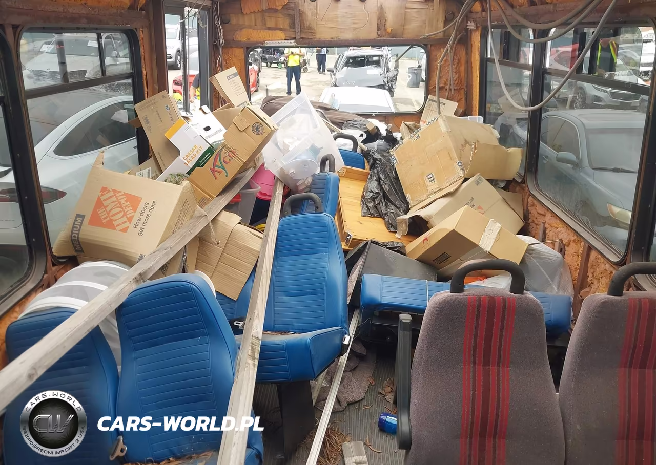 2002 Ford E-450 Cutaway Standard VIN:1FDXE45SX2HA00802 - 7