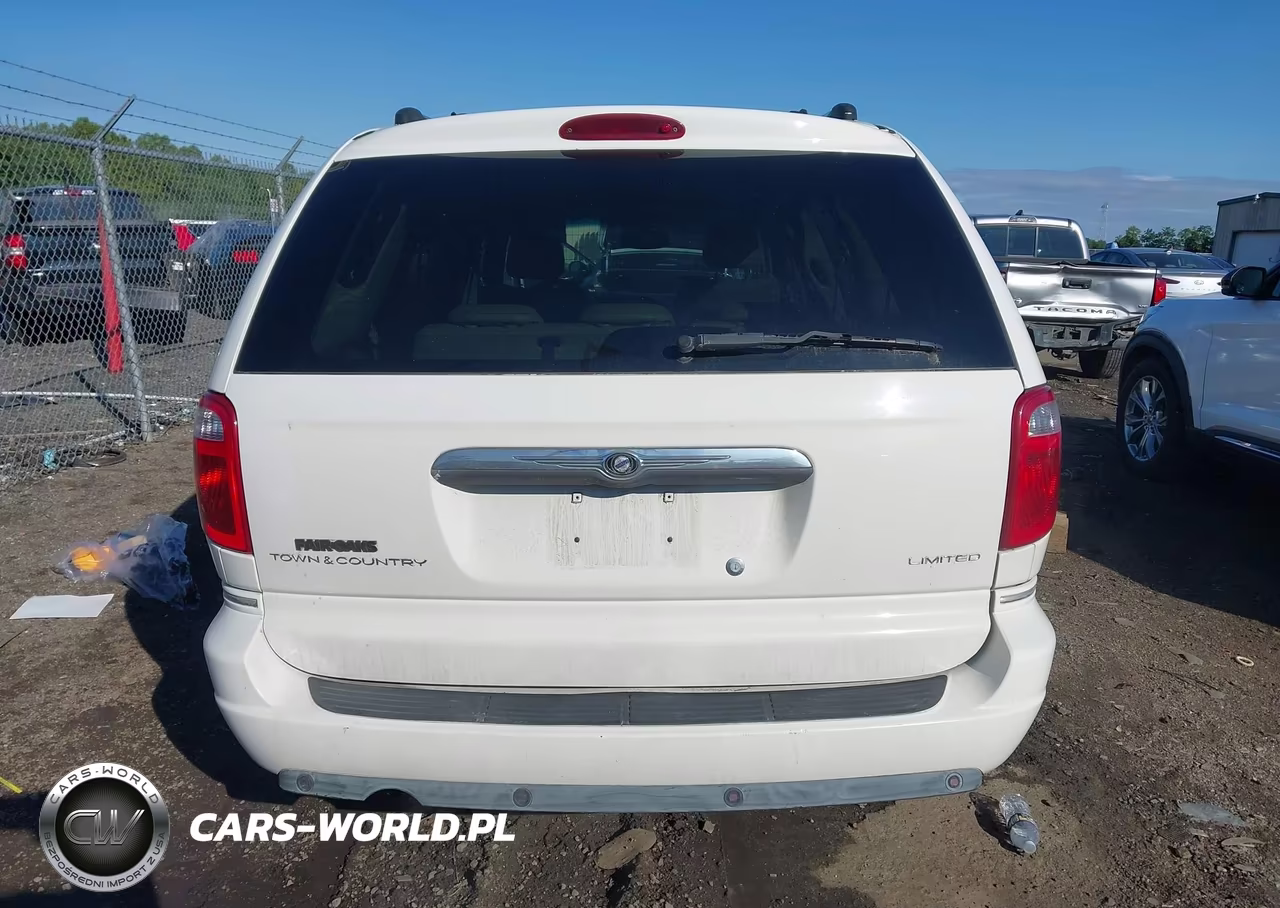 2005 Chrysler Town & Country Limited VIN:2C4GP64L15R222576 - 16