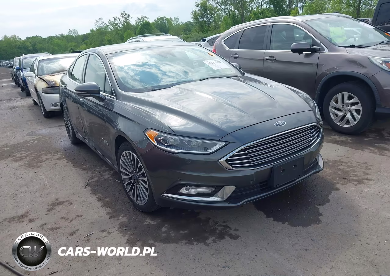 2017 Ford Fusion Energi Titanium – zdjęcie 1 z 16