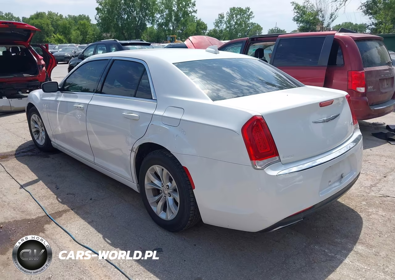 2015 Chrysler 300 Limited VIN:2C3CCAAG4FH887259 - 3