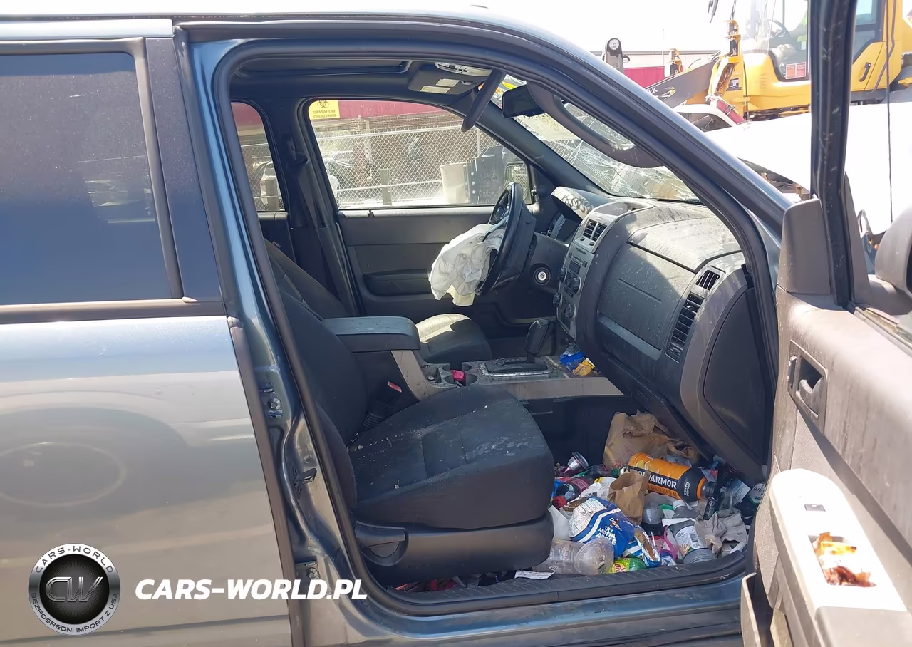 2010 Ford Escape Xlt VIN:1FMCU0D70AKC31216 - 5