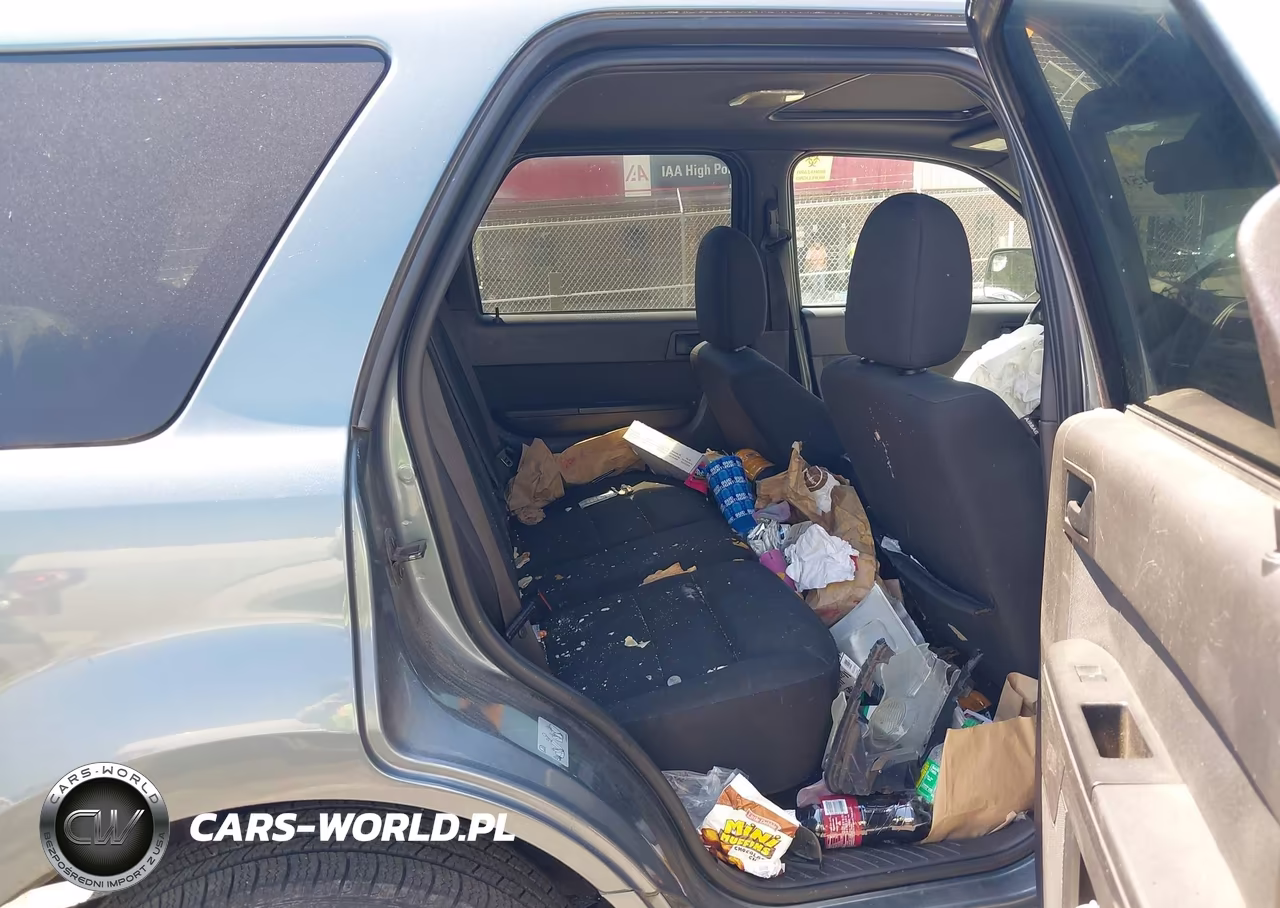 2010 Ford Escape Xlt VIN:1FMCU0D70AKC31216 - 8