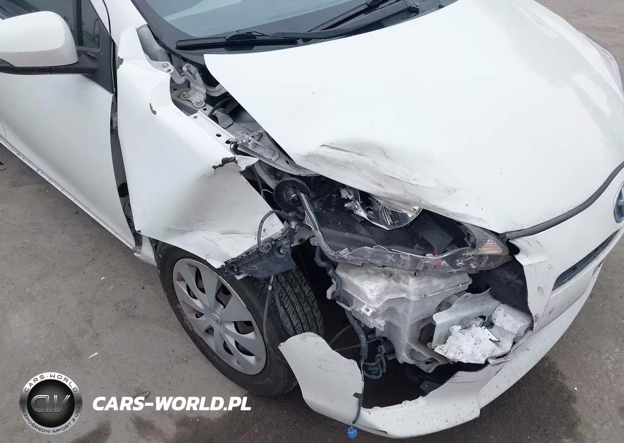 2012 Toyota Prius C Two VIN:JTDKDTB37C1022355 - 14