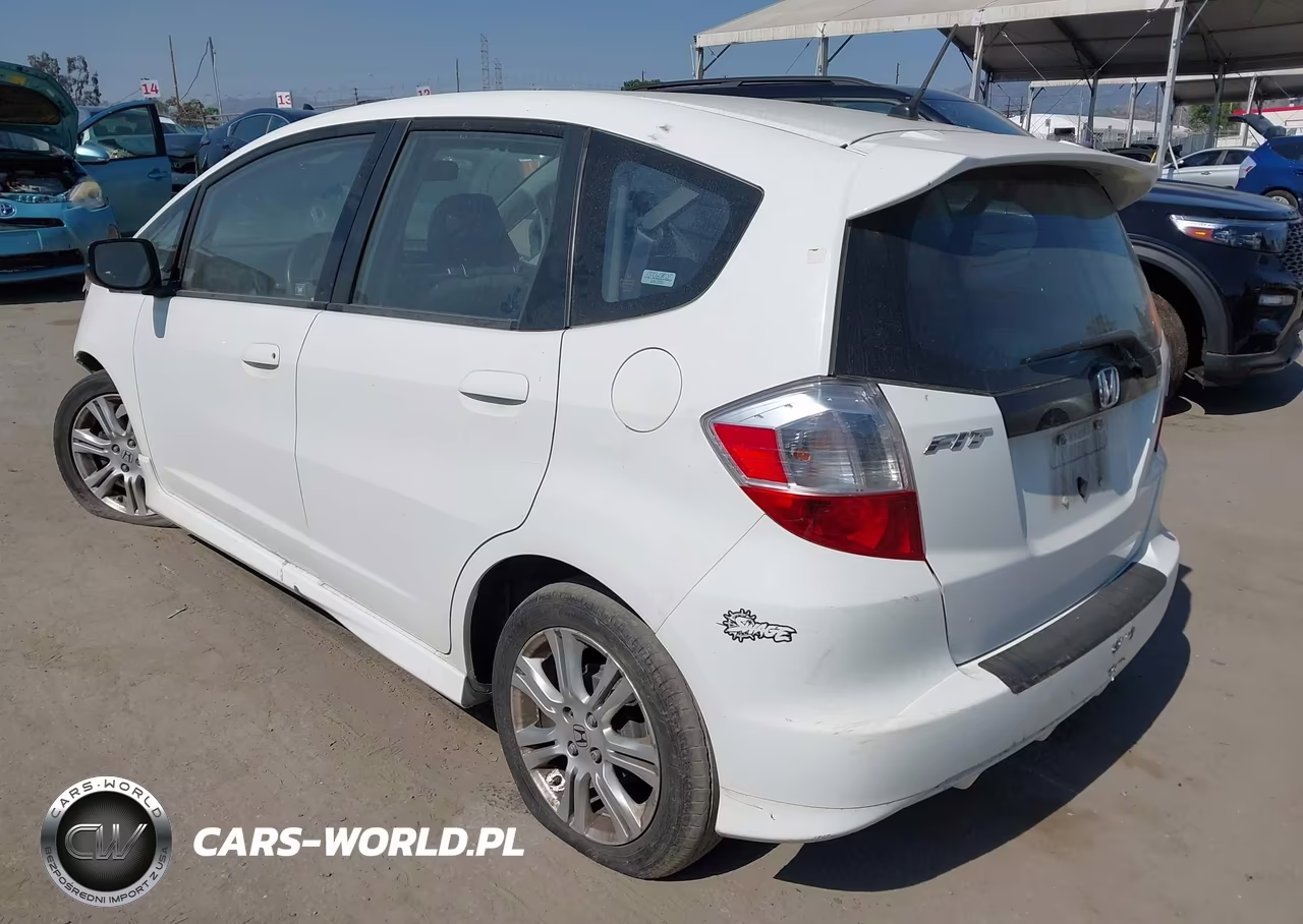 2009 Honda Fit Sport VIN:JHMGE884X9S045257 - 3