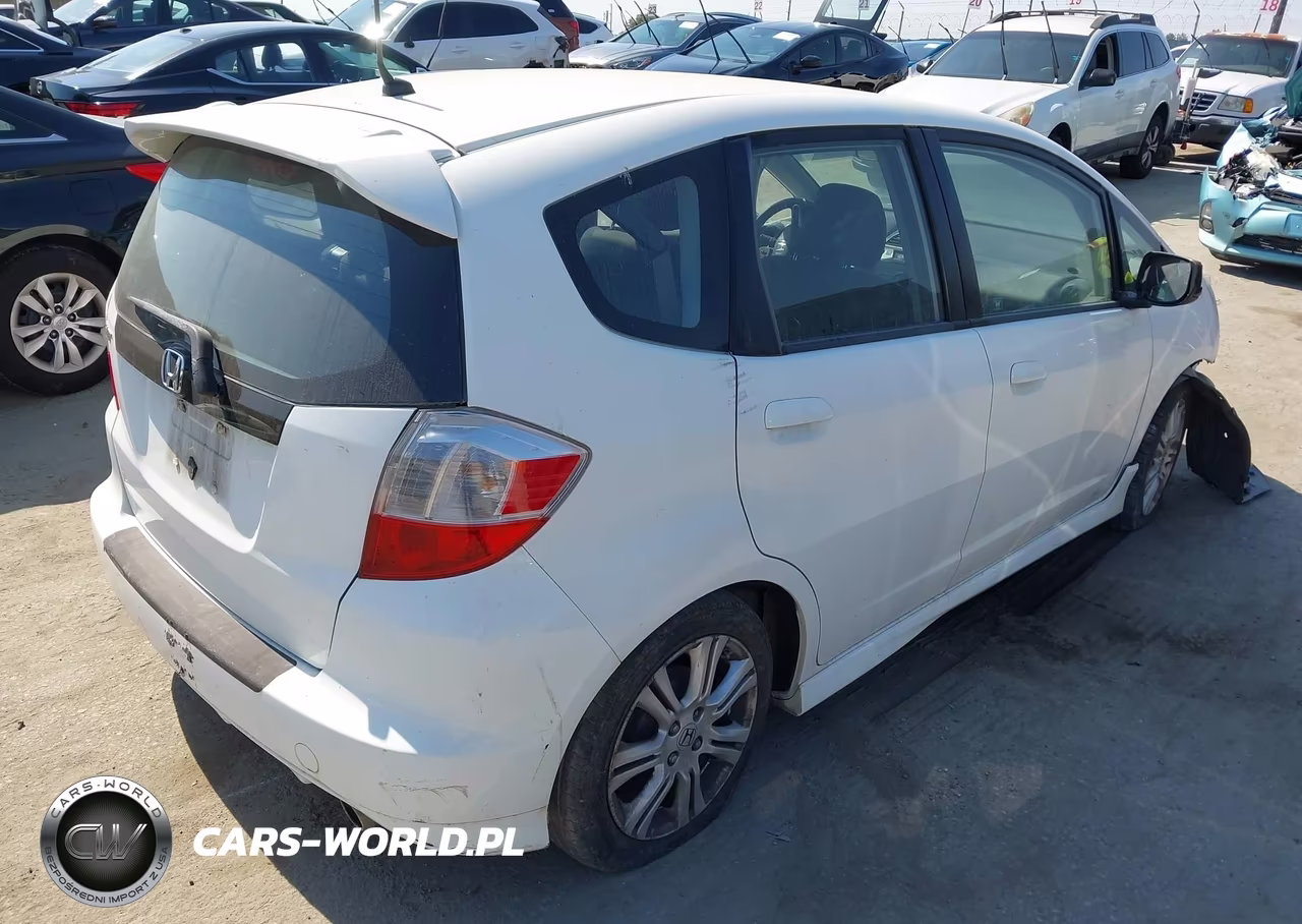 2009 Honda Fit Sport VIN:JHMGE884X9S045257 - 4