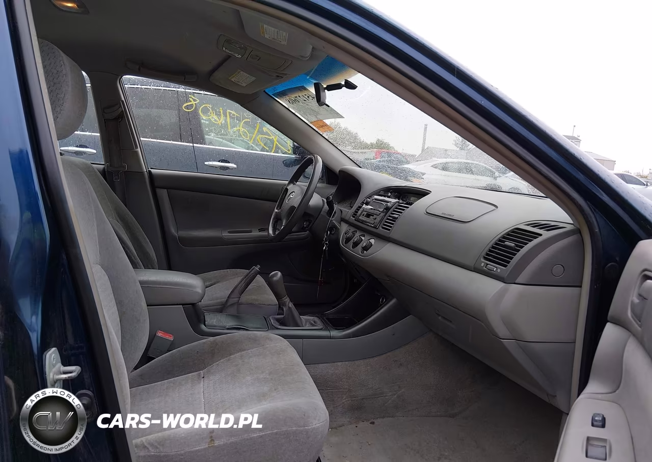2003 Toyota Camry Le VIN:JTDBE32K330216410 - 5
