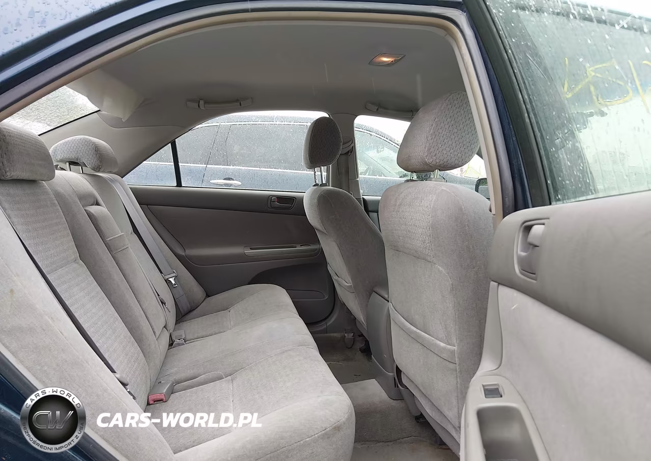 2003 Toyota Camry Le VIN:JTDBE32K330216410 - 8