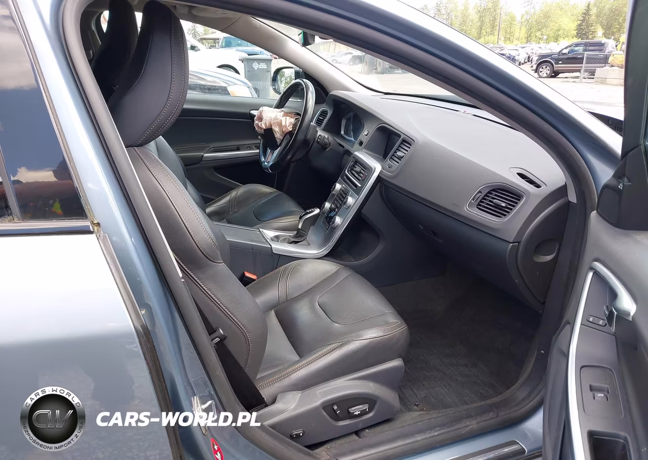 2017 Volvo V60 Cross Country T5 VIN:YV440MWK3H1036947 - 17