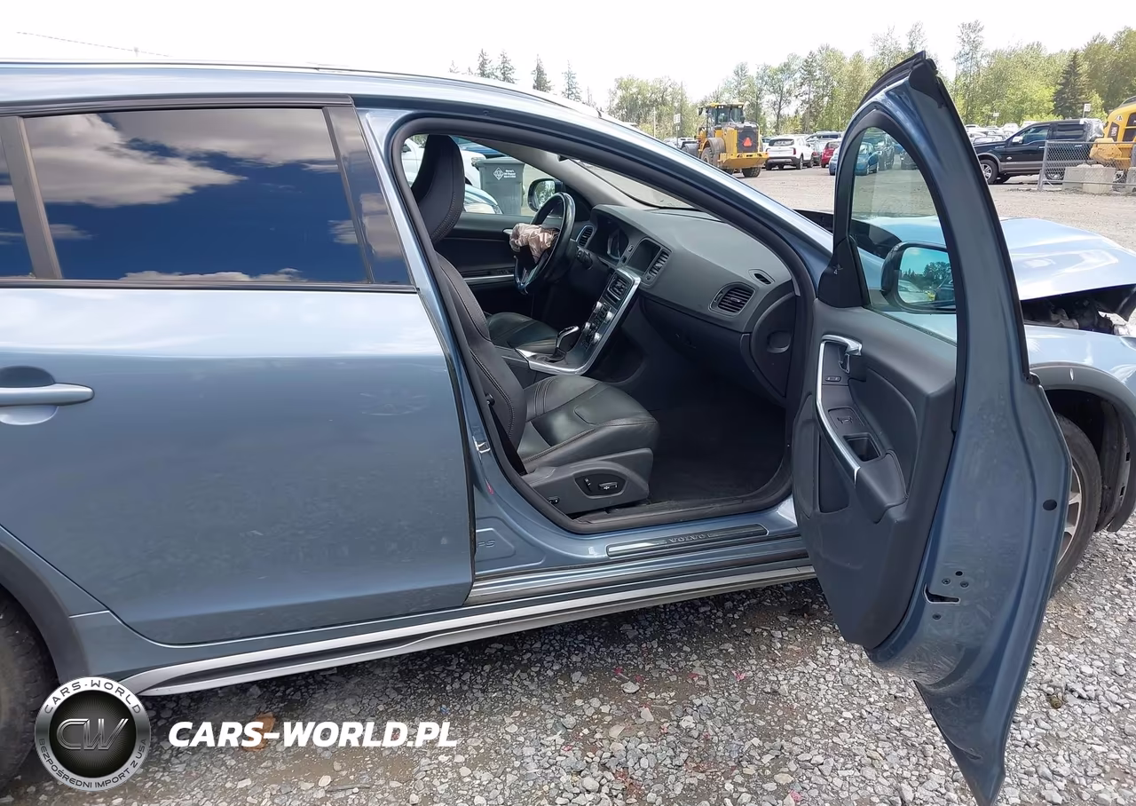 2017 Volvo V60 Cross Country T5 VIN:YV440MWK3H1036947 - 5