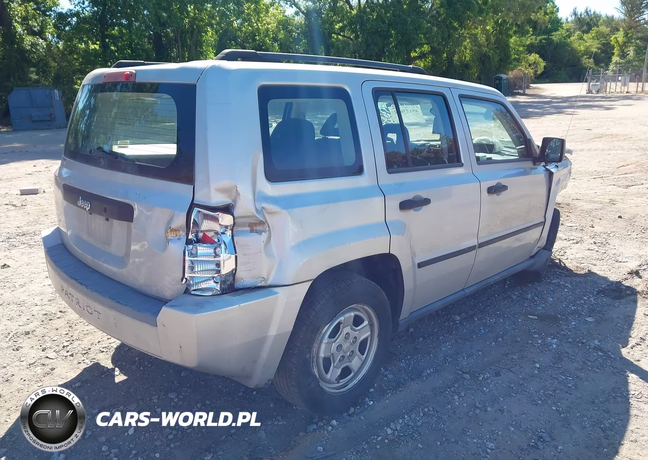 2008 Jeep Patriot Sport VIN:1J8FT28W98D669581 - 4