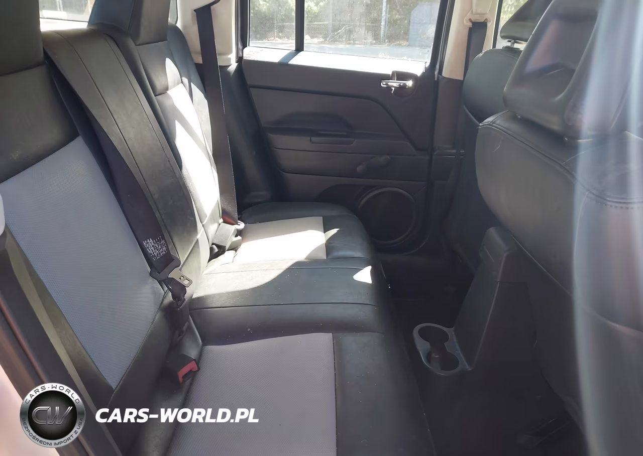 2008 Jeep Patriot Sport VIN:1J8FT28W98D669581 - 8
