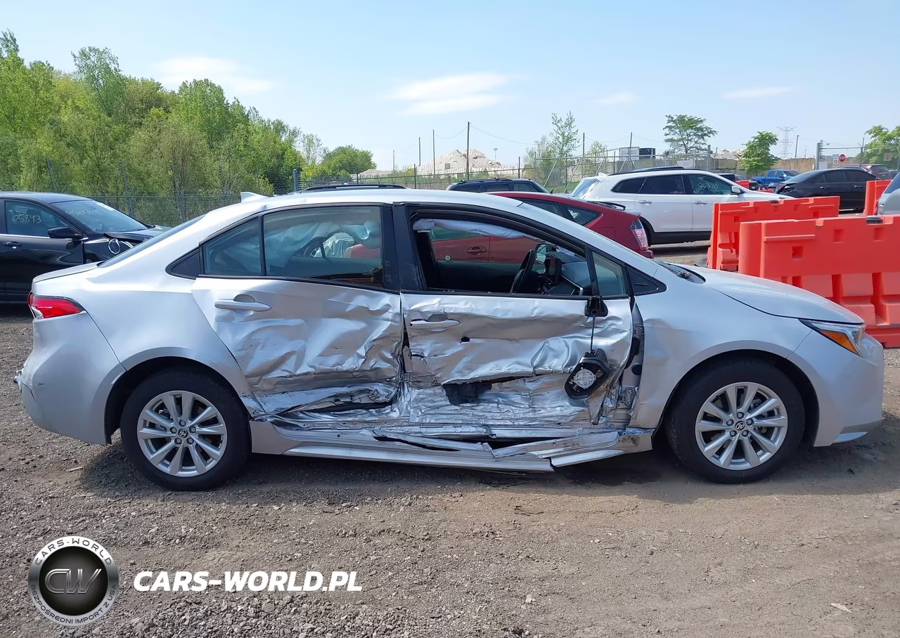2025 Toyota Corolla Hybrid Le VIN:JTDBDMHE3SJ013746 - 13