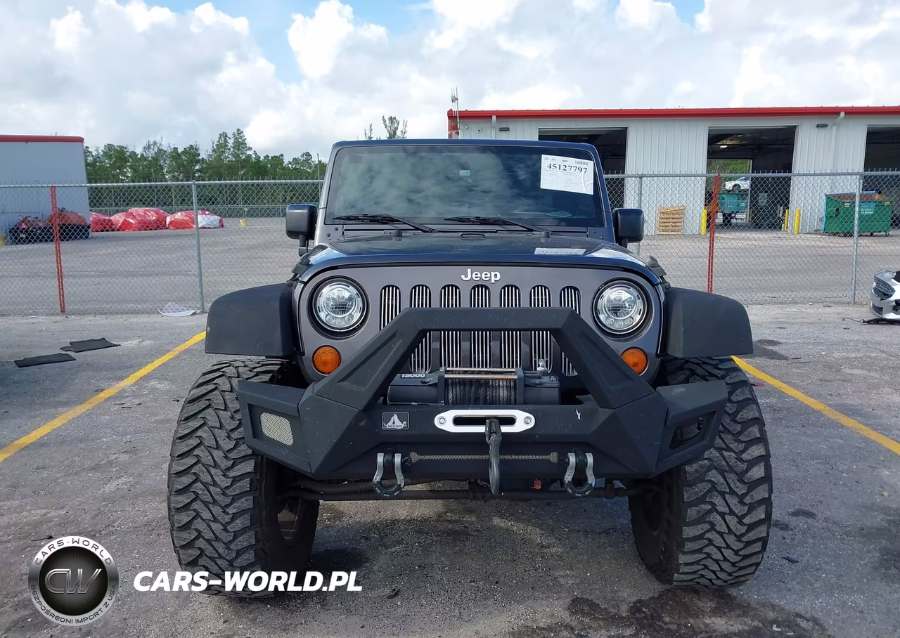 2017 Jeep Wrangler Unlimited Sport 4X4 VIN:1C4BJWDG8HL570337 - 12
