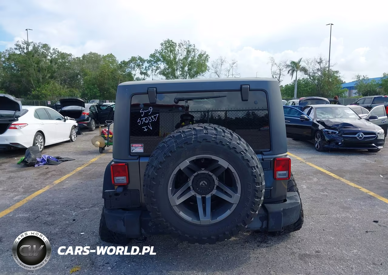 2017 Jeep Wrangler Unlimited Sport 4X4 VIN:1C4BJWDG8HL570337 - 16