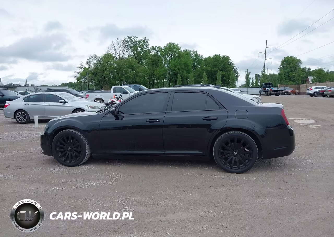 2015 Chrysler 300 300S VIN:2C3CCABG9FH803225 - 14