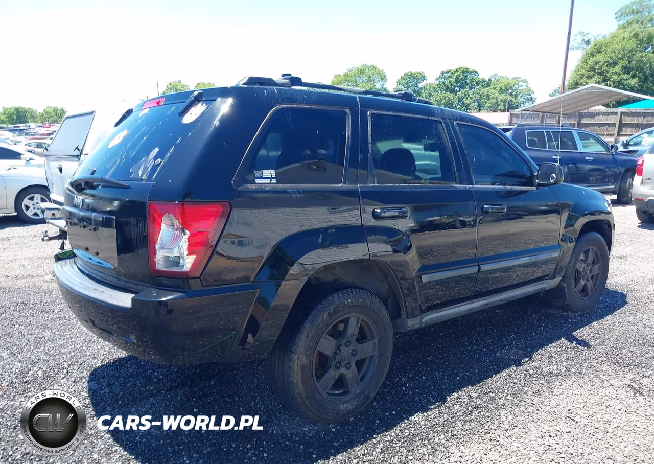 2007 Jeep Grand Cherokee Laredo VIN:1J8GR48K67C570717 - 4