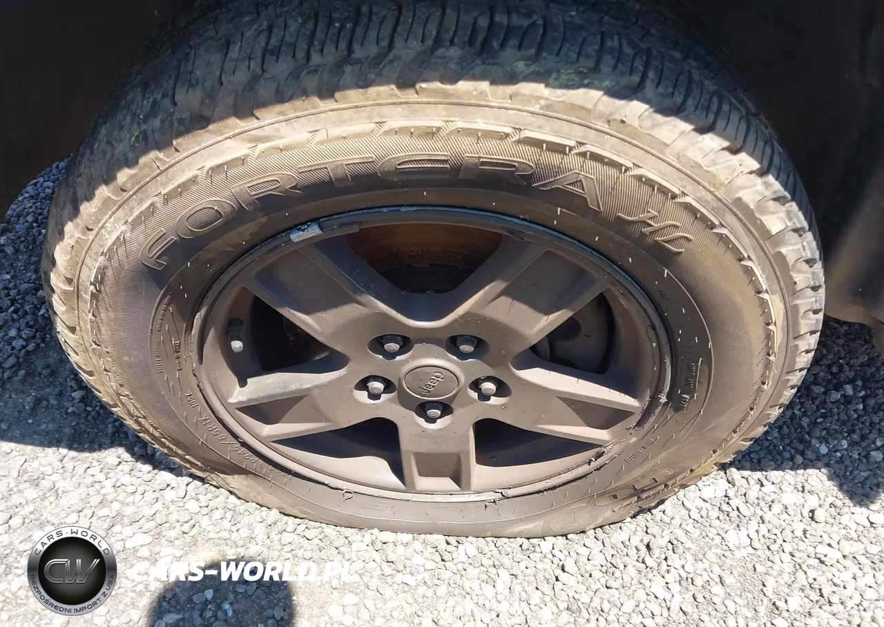 2007 Jeep Grand Cherokee Laredo VIN:1J8GR48K67C570717 - 6