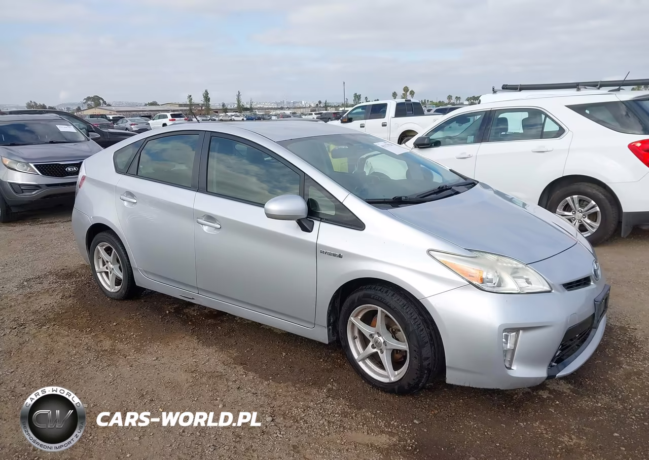 2015 Toyota Prius Three – zdjęcie 1 z 16